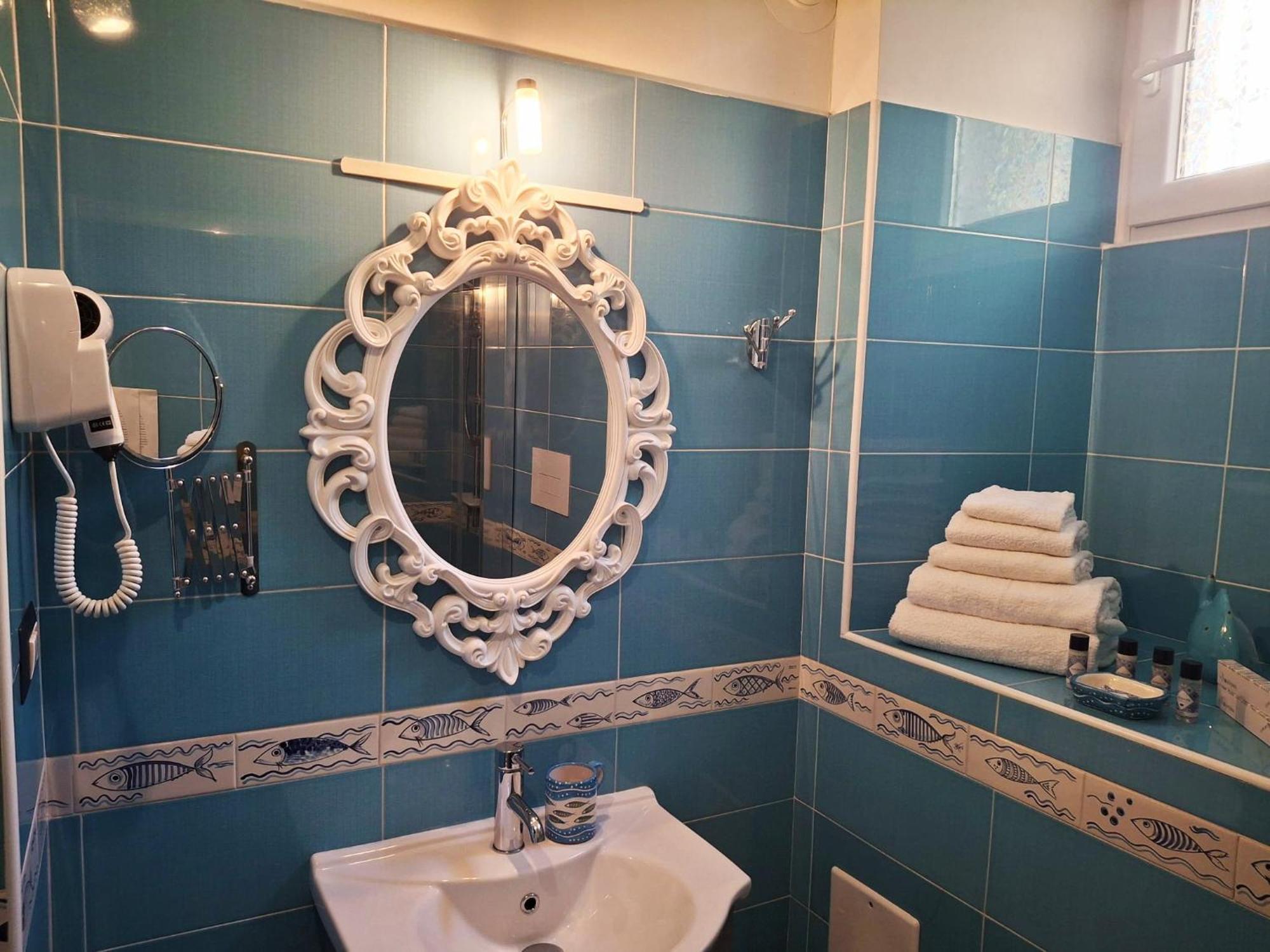 Inn Alta Marea Salerno Bagian luar foto