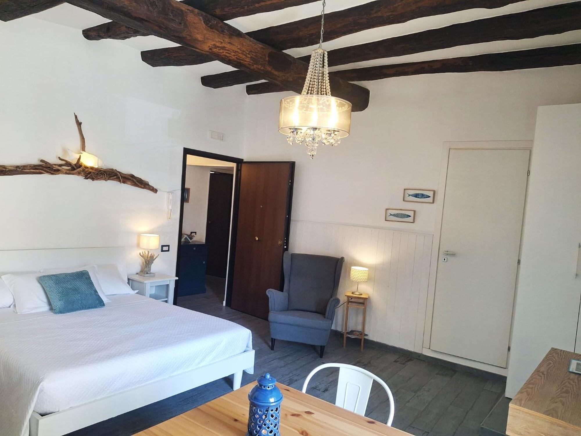 Inn Alta Marea Salerno Bagian luar foto