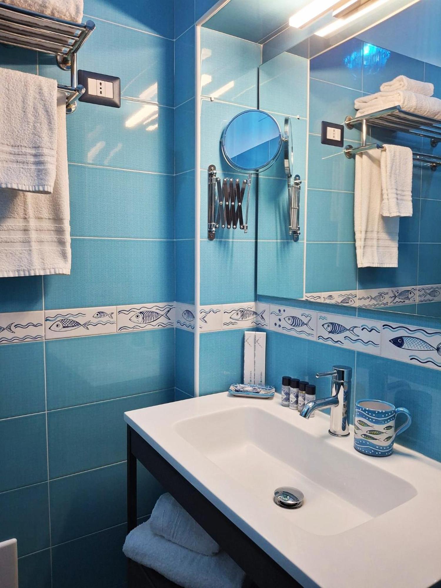 Inn Alta Marea Salerno Bagian luar foto