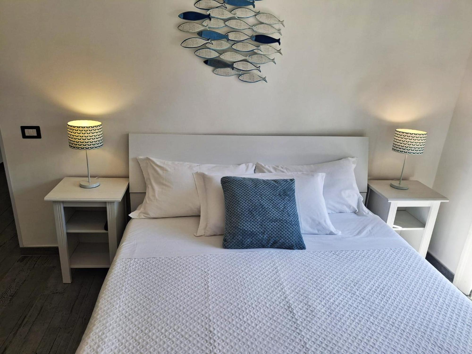 Inn Alta Marea Salerno Bagian luar foto