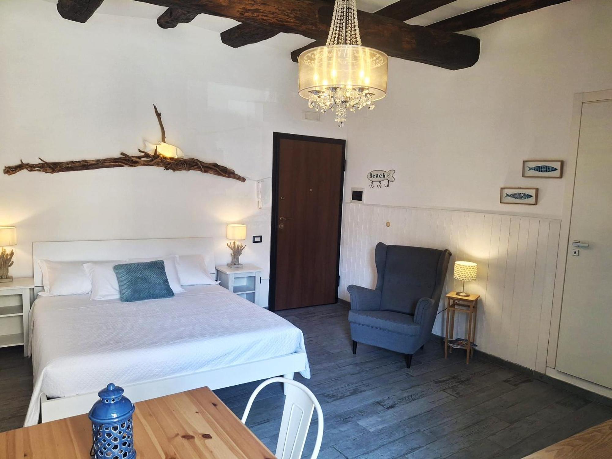 Inn Alta Marea Salerno Bagian luar foto